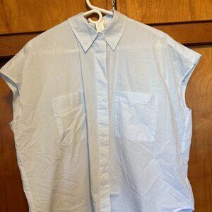 H&M Sleeveless Button-Down Collared Top with Pockets